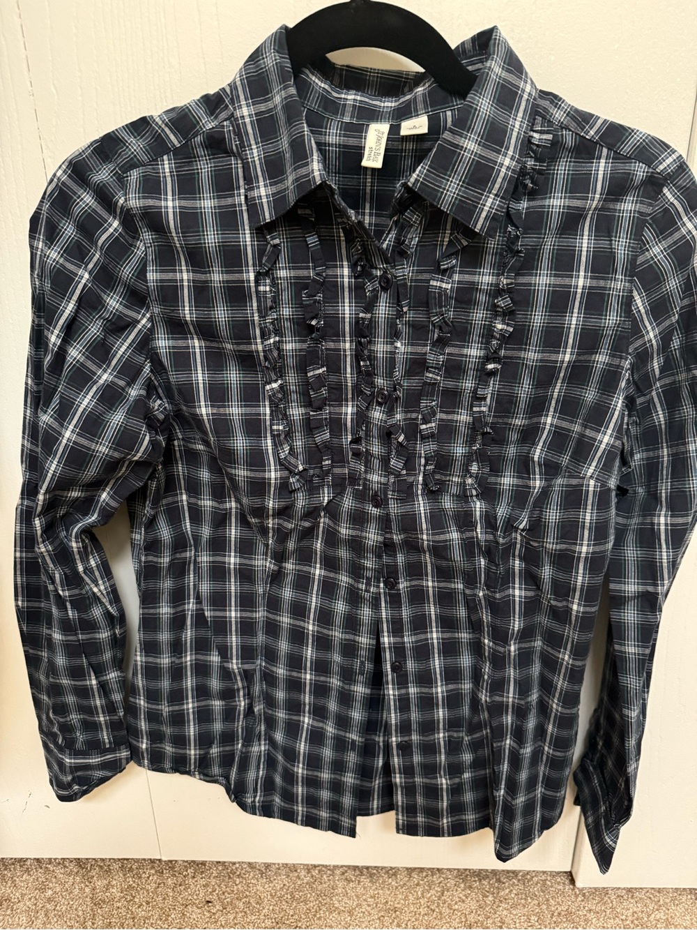NWOT St. John’s Bay Navy and White Plaid Ruffle-Front Button-Up Blouse
